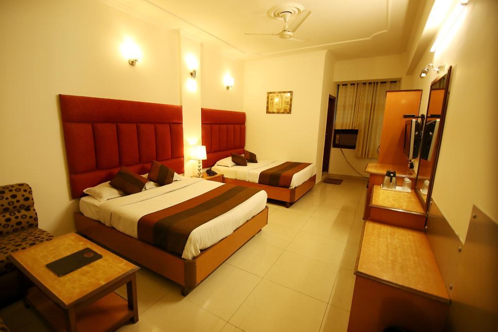ניו דלהי Hotel Parkway Deluxe מראה חיצוני תמונה