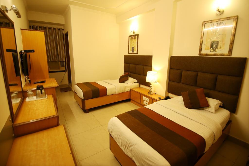ניו דלהי Hotel Parkway Deluxe מראה חיצוני תמונה