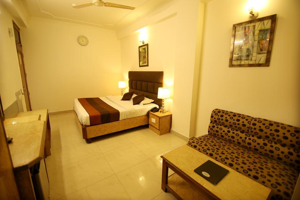ניו דלהי Hotel Parkway Deluxe מראה חיצוני תמונה