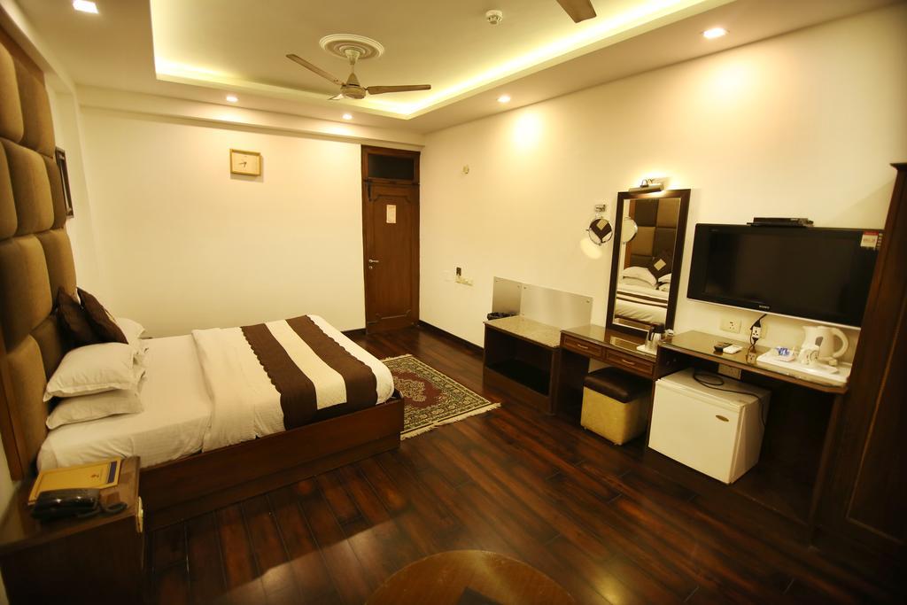 ניו דלהי Hotel Parkway Deluxe מראה חיצוני תמונה