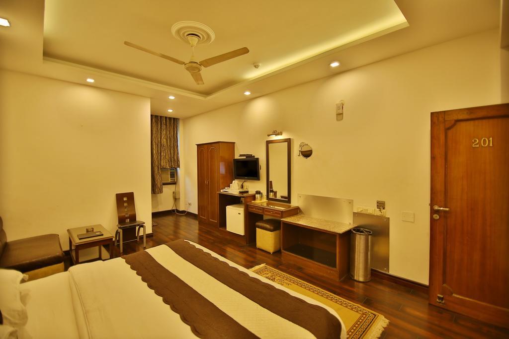ניו דלהי Hotel Parkway Deluxe מראה חיצוני תמונה