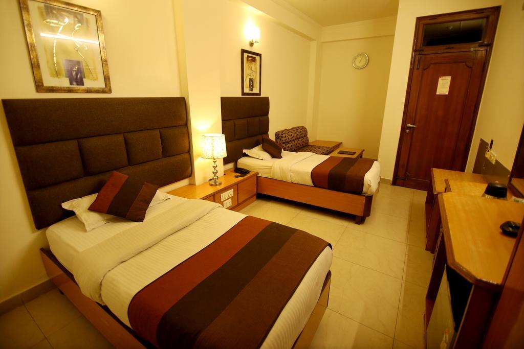 ניו דלהי Hotel Parkway Deluxe מראה חיצוני תמונה