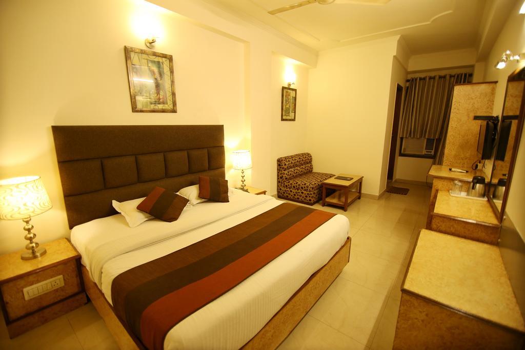 ניו דלהי Hotel Parkway Deluxe מראה חיצוני תמונה