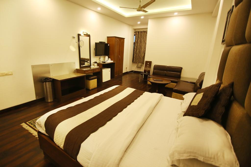 ניו דלהי Hotel Parkway Deluxe מראה חיצוני תמונה