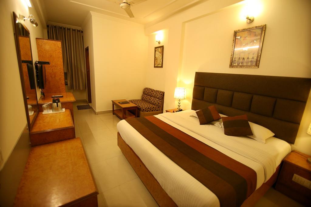 ניו דלהי Hotel Parkway Deluxe מראה חיצוני תמונה