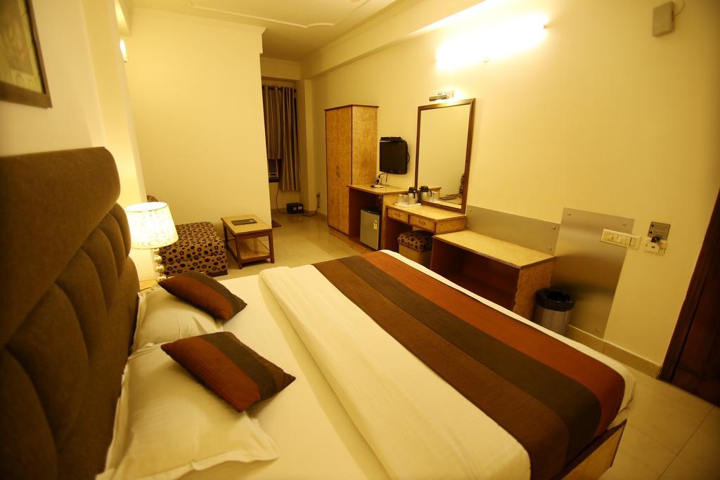 ניו דלהי Hotel Parkway Deluxe מראה חיצוני תמונה