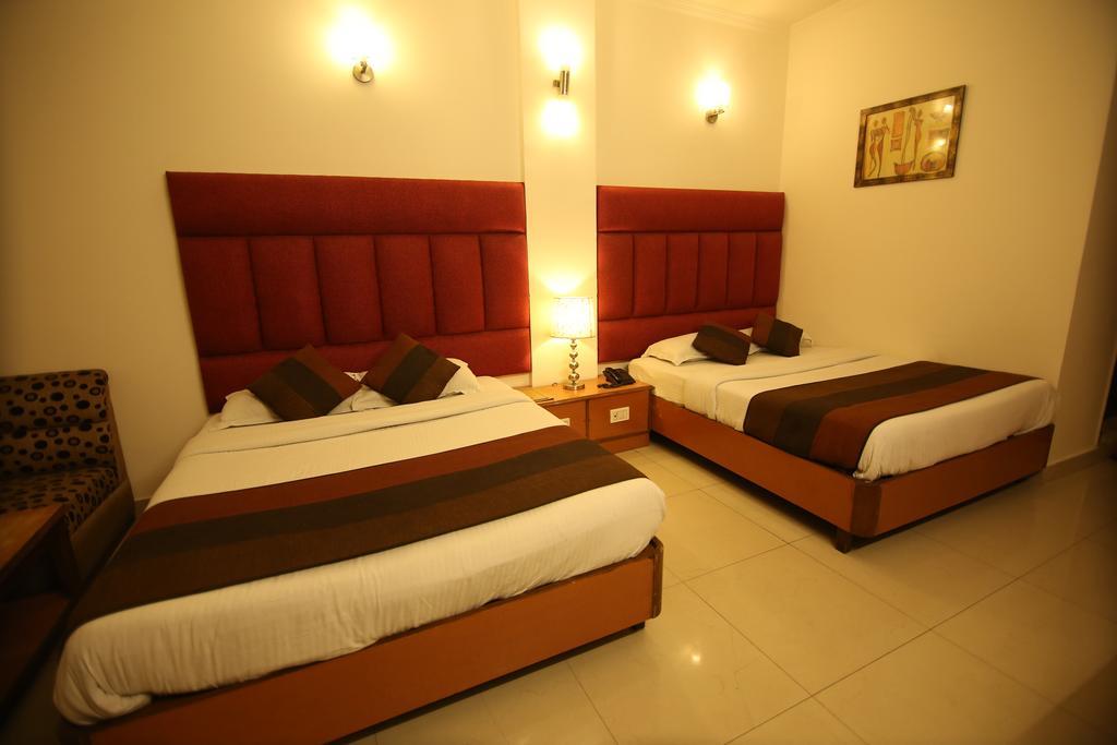 ניו דלהי Hotel Parkway Deluxe מראה חיצוני תמונה