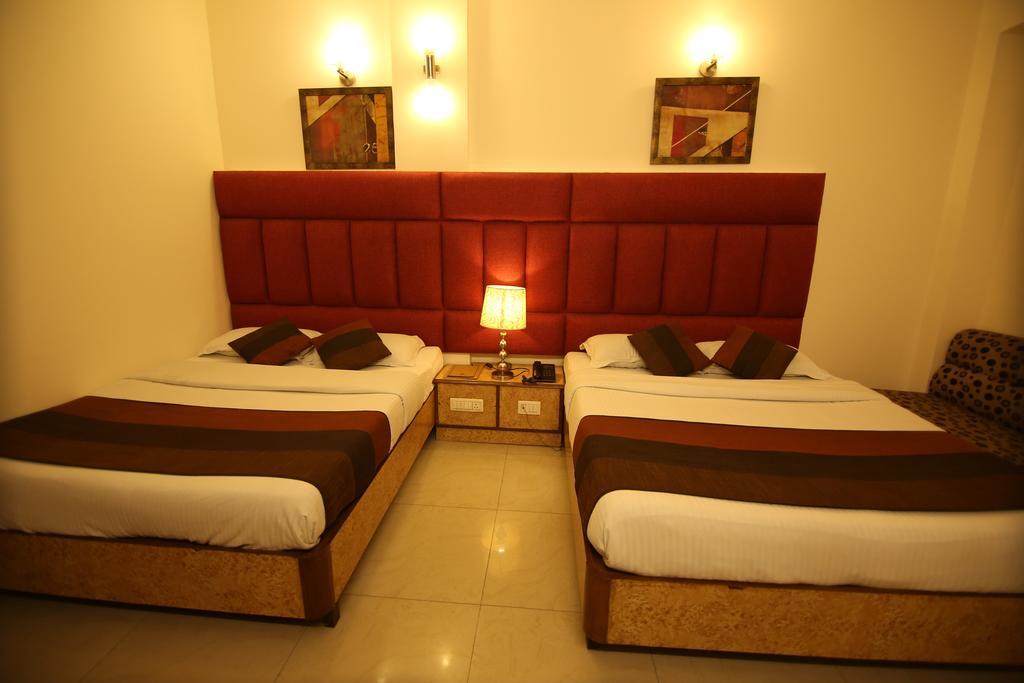 ניו דלהי Hotel Parkway Deluxe מראה חיצוני תמונה
