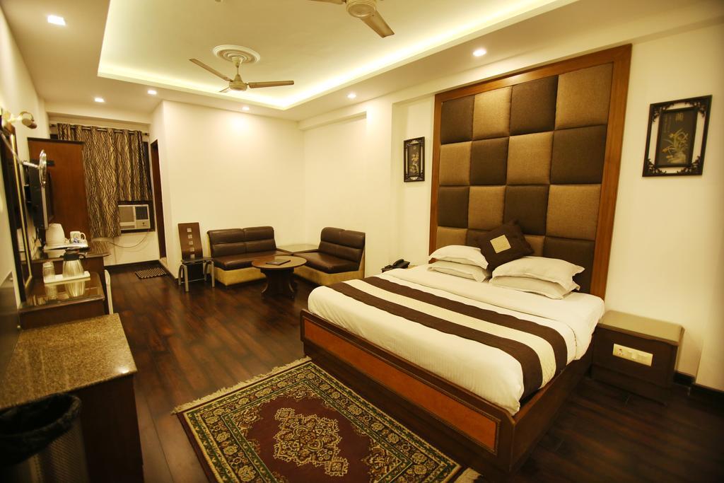 ניו דלהי Hotel Parkway Deluxe מראה חיצוני תמונה