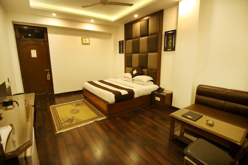 ניו דלהי Hotel Parkway Deluxe מראה חיצוני תמונה