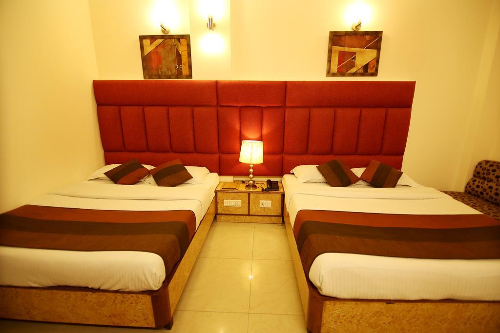 ניו דלהי Hotel Parkway Deluxe מראה חיצוני תמונה