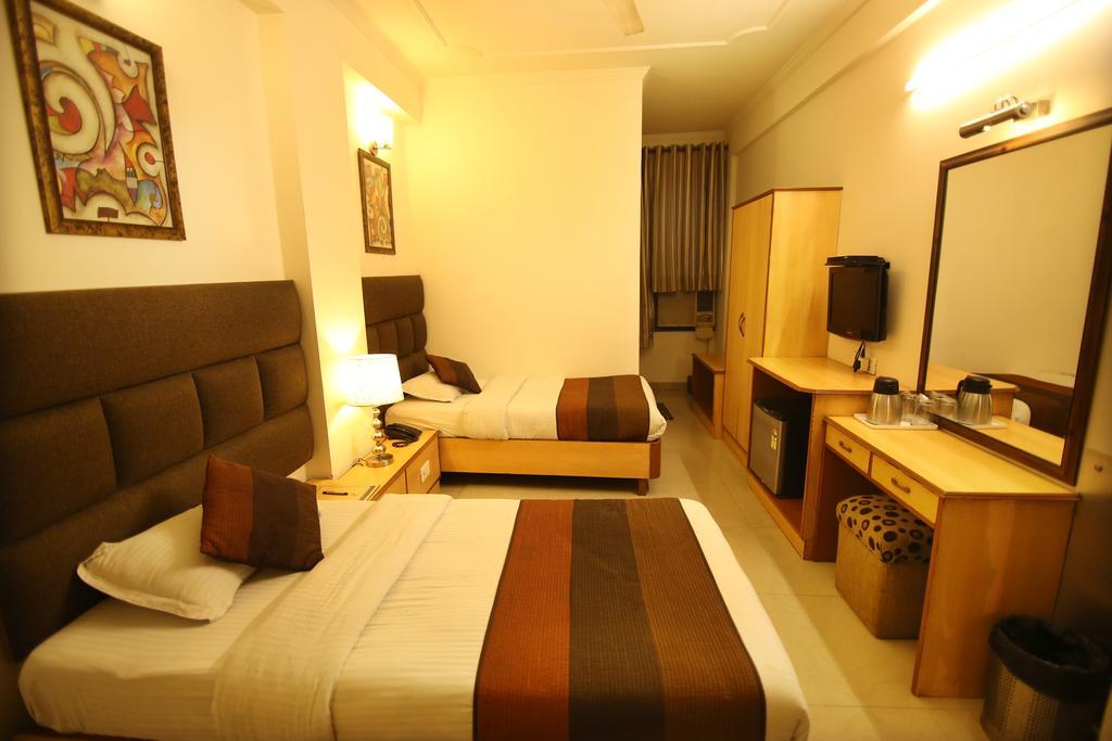 ניו דלהי Hotel Parkway Deluxe מראה חיצוני תמונה