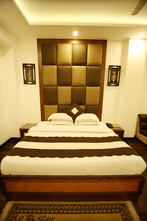 ניו דלהי Hotel Parkway Deluxe מראה חיצוני תמונה