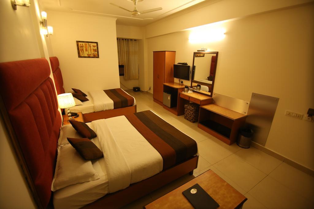 ניו דלהי Hotel Parkway Deluxe מראה חיצוני תמונה