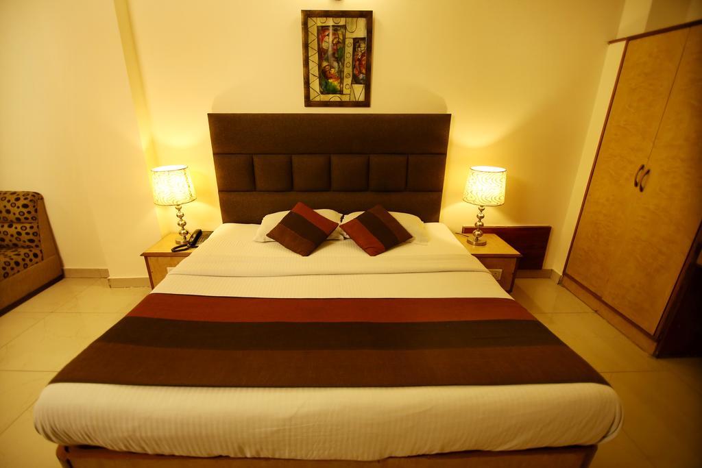ניו דלהי Hotel Parkway Deluxe מראה חיצוני תמונה