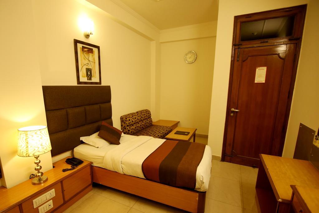 ניו דלהי Hotel Parkway Deluxe מראה חיצוני תמונה
