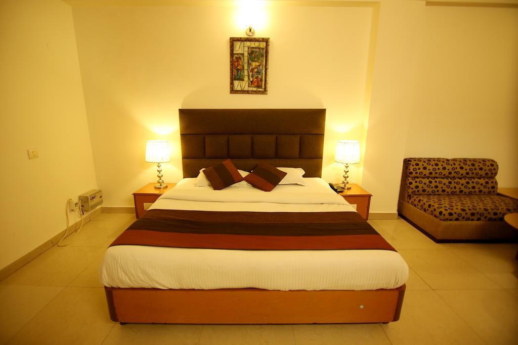 ניו דלהי Hotel Parkway Deluxe מראה חיצוני תמונה