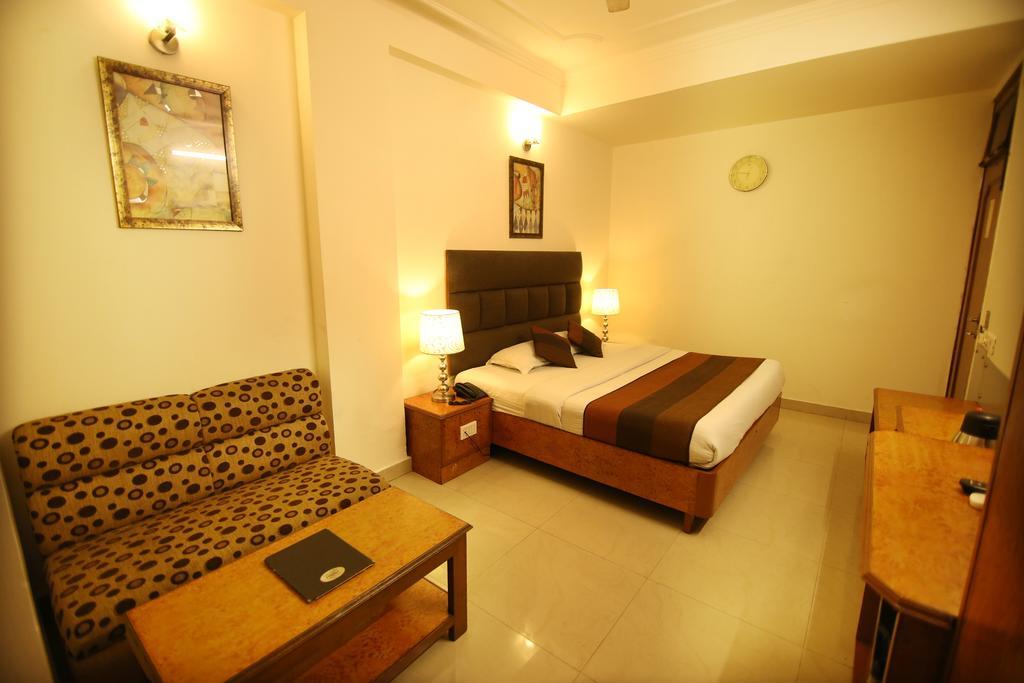 ניו דלהי Hotel Parkway Deluxe מראה חיצוני תמונה