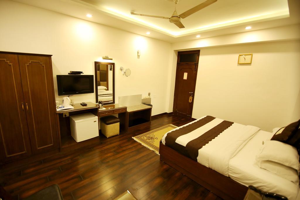 ניו דלהי Hotel Parkway Deluxe מראה חיצוני תמונה